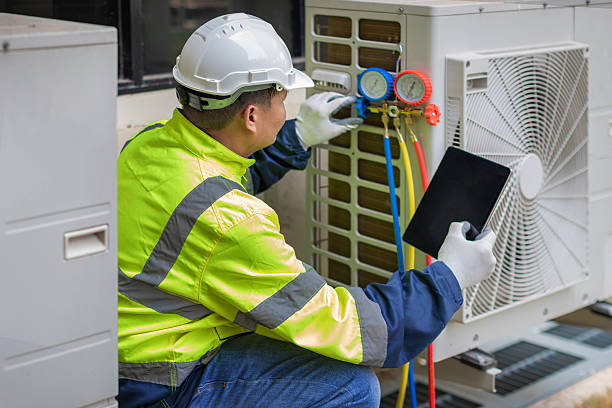 Professional Hvac Maintenance technician working in Clinton Township, MI